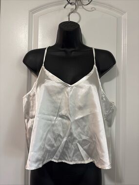 Lulus VNeck Cami Tank Top Medium NWT White Racer Back